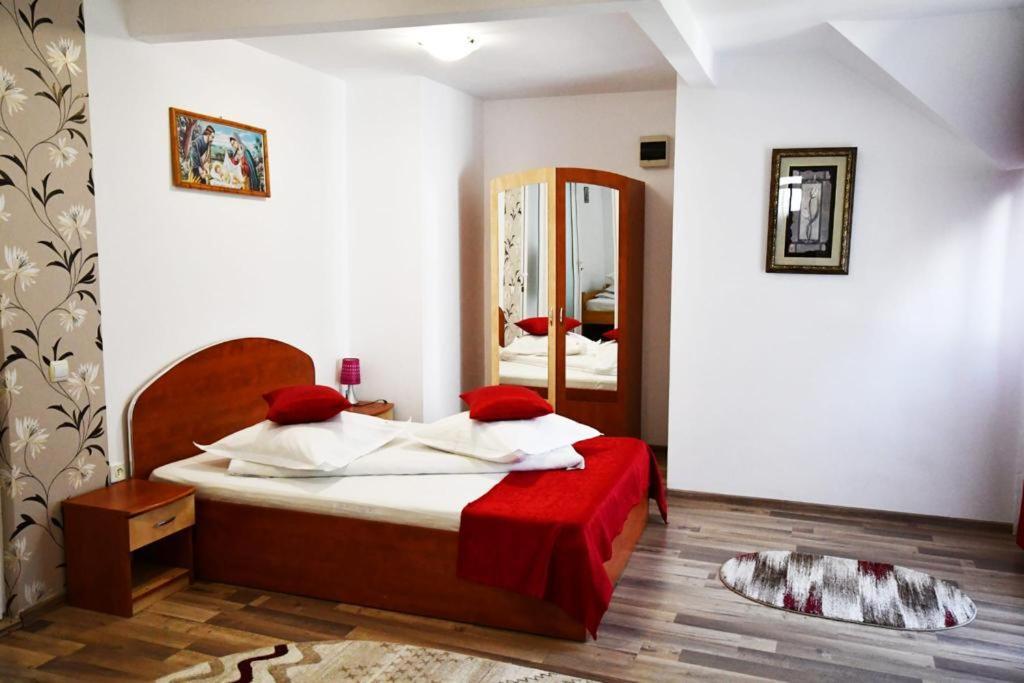 Casa Stefanut Hotel มัวเยชู เด ซุส ภายนอก รูปภาพ